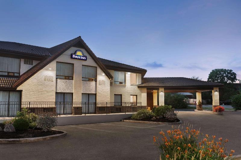 فندق Days Inn By Wyndham Miramichi Nb