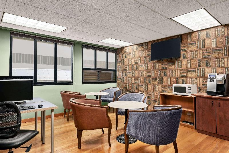 فندق Days Inn By Wyndham Vancouver Downtown