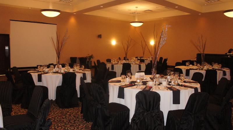 هتل Doubletree By Hilton Kitchener