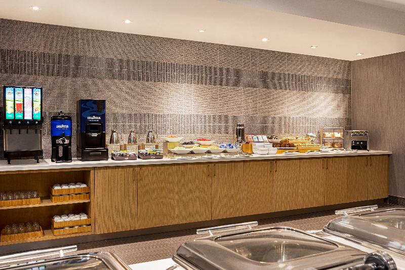 هتل Doubletree By Hilton Pointe Claire Montreal Airport West