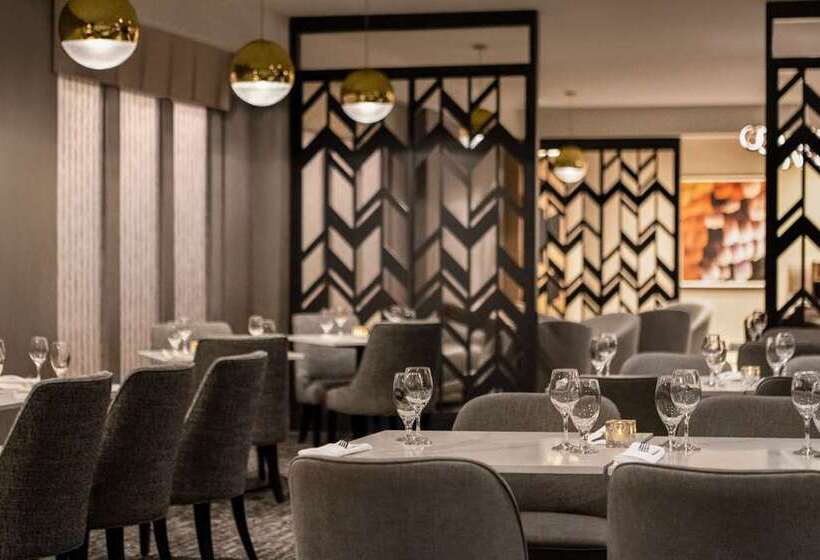 هتل Doubletree By Hilton Pointe Claire Montreal Airport West