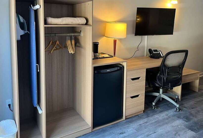 فندق Econo Lodge Airport Quebec