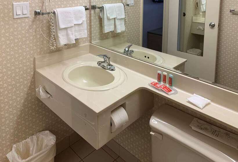 فندق Econo Lodge Airport Quebec