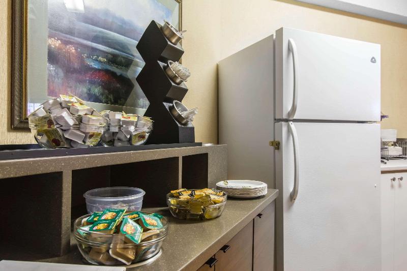 فندق Econo Lodge Airport Quebec