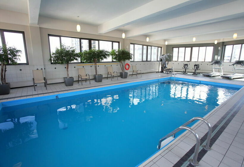 בית מלון כפרי Four Points by Sheraton Montreal Centre Ville