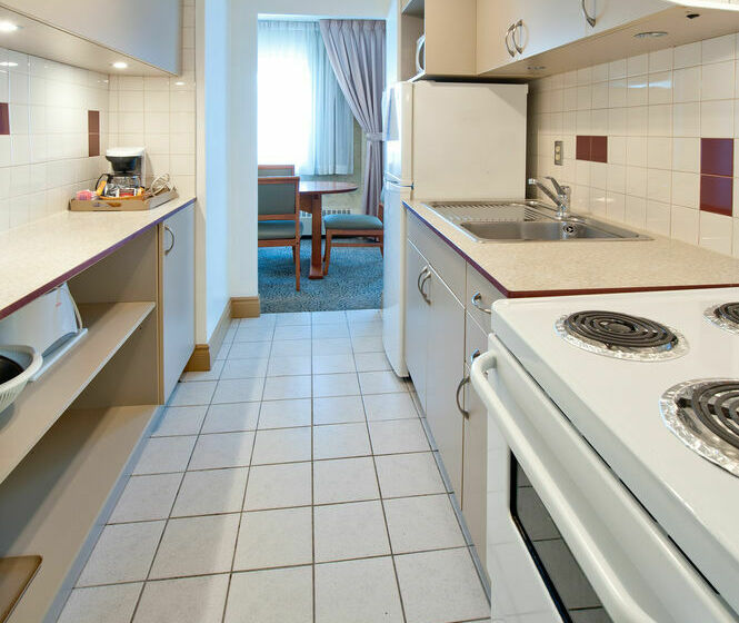 בית מלון כפרי Four Points by Sheraton Montreal Centre Ville