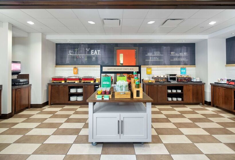 هتل Hampton Inn By Hilton Halifax Downtown
