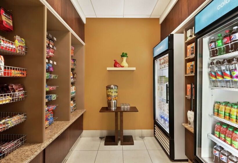 هتل Hilton Garden Inn Saskatoon Downtown