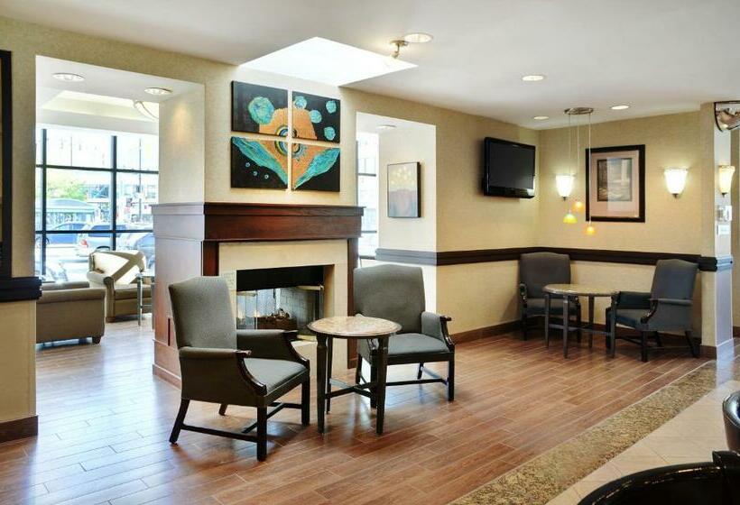 هتل Holiday Inn & Suites Winnipeg Downtown, An Ihg