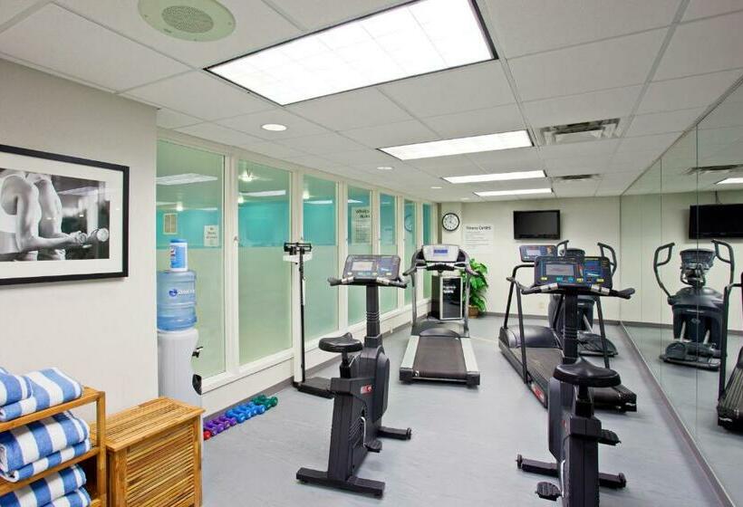 فندق Holiday Inn & Suites Winnipeg Downtown, An Ihg