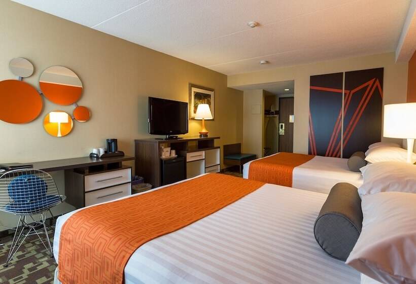 هتل Howard Johnson Plaza By Wyndham By The Falls Niagara Falls