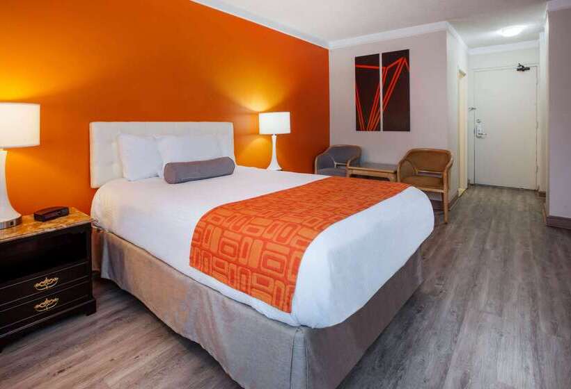 هتل Surestay Plus By Best Western Windsor