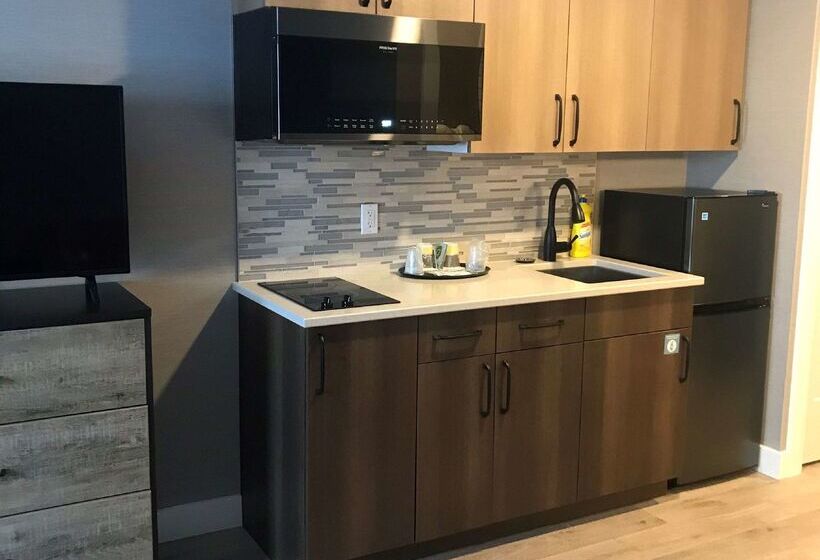 Prestige Hudson Bay Lodge & Conference Centre, Worldhotels Crafted Collection