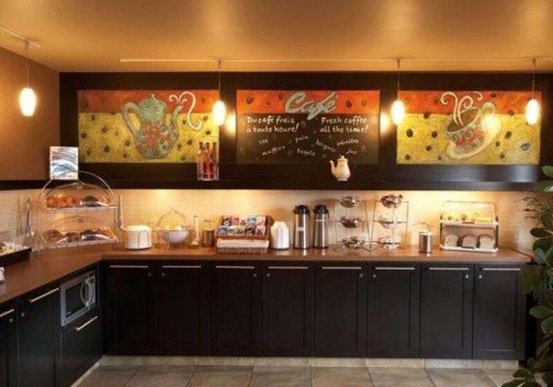 هتل Quality Inn & Suites Pe Trudeau Airport