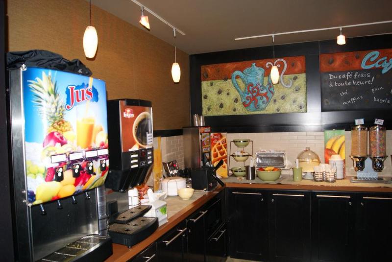 هتل Quality Inn & Suites Pe Trudeau Airport