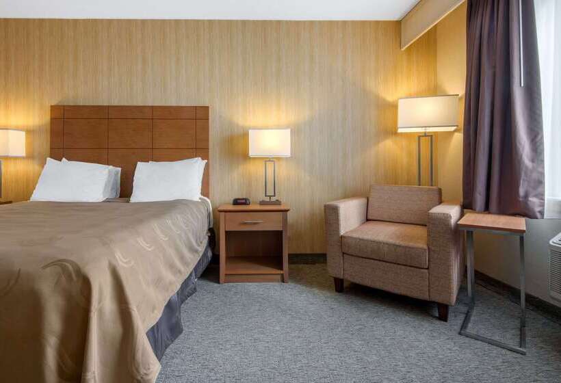 هتل Quality Inn & Conference Centre Downtown