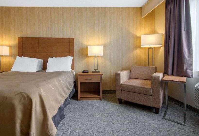 هتل Quality Inn & Conference Centre Downtown