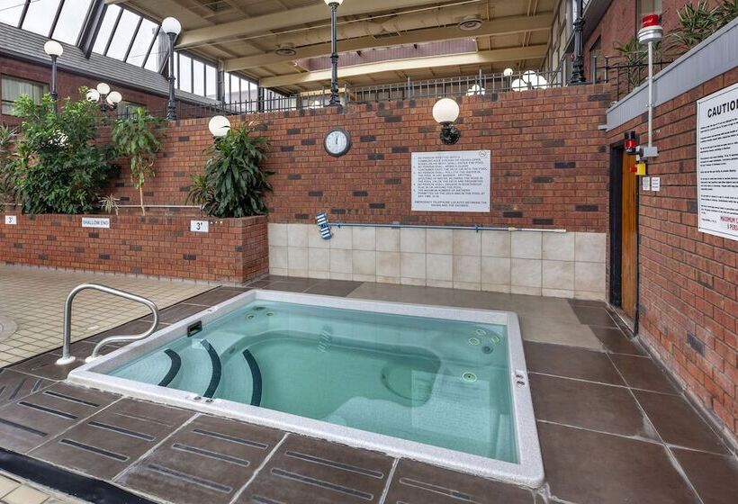 酒店 Quality Inn & Conference Centre
