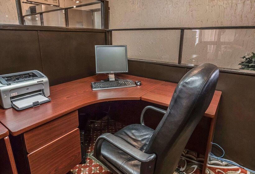 هتل Quality Inn & Conference Centre
