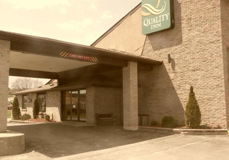 בית מלון כפרי Quality Inn