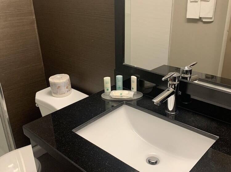 בית מלון כפרי Quality Inn