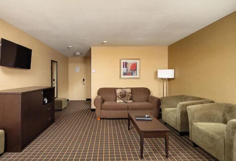 هتل Quality Inn & Suites Downtown