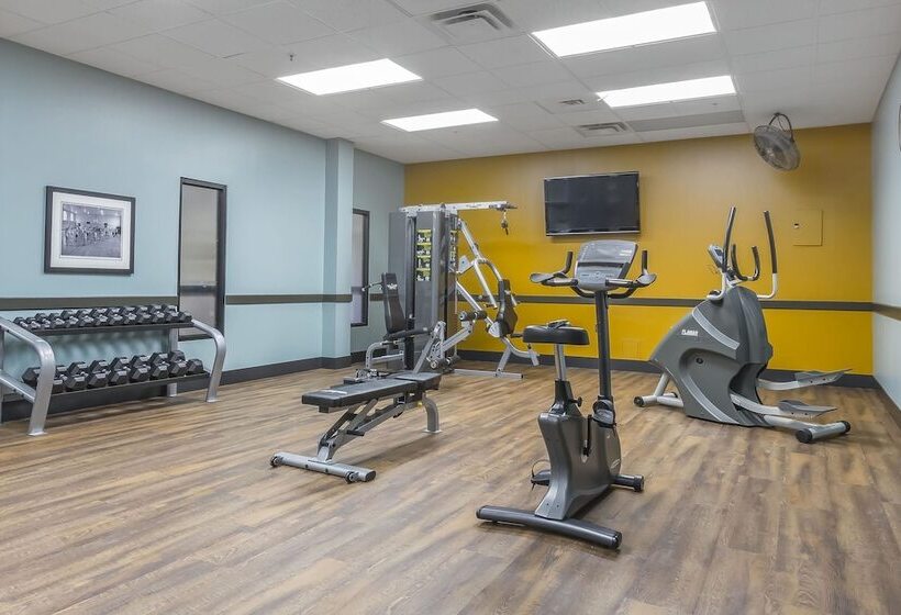 هتل Quality Inn & Suites