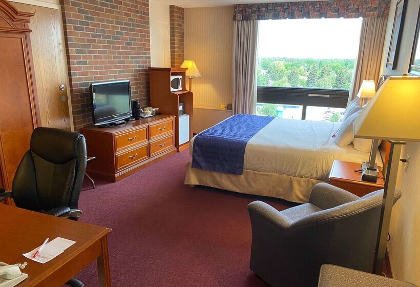 فندق Ramada By Wyndham Lethbridge
