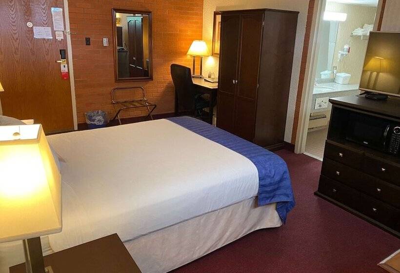 فندق Ramada By Wyndham Lethbridge