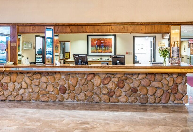 فندق Ramada By Wyndham Thunder Bay Airlane