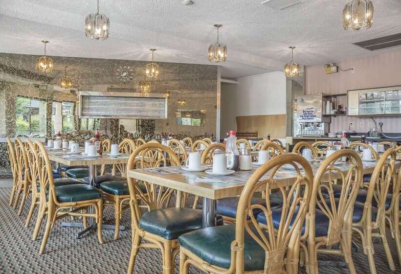 هتل Rodeway Inn Fallsview