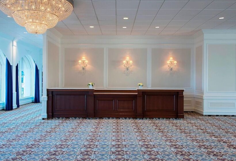هتل Sheraton Cavalier Saskatoon