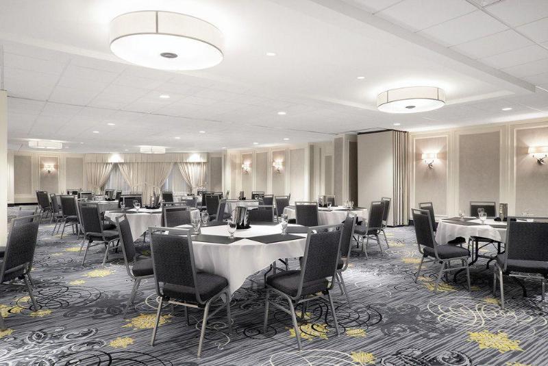 هتل Sheraton Cavalier Saskatoon