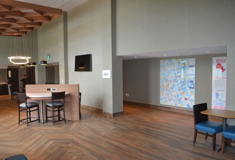 هتل Towneplace Suites By Marriott Oshawa