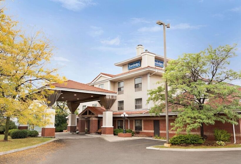 هتل Travelodge By Wyndham Oshawa Whitby