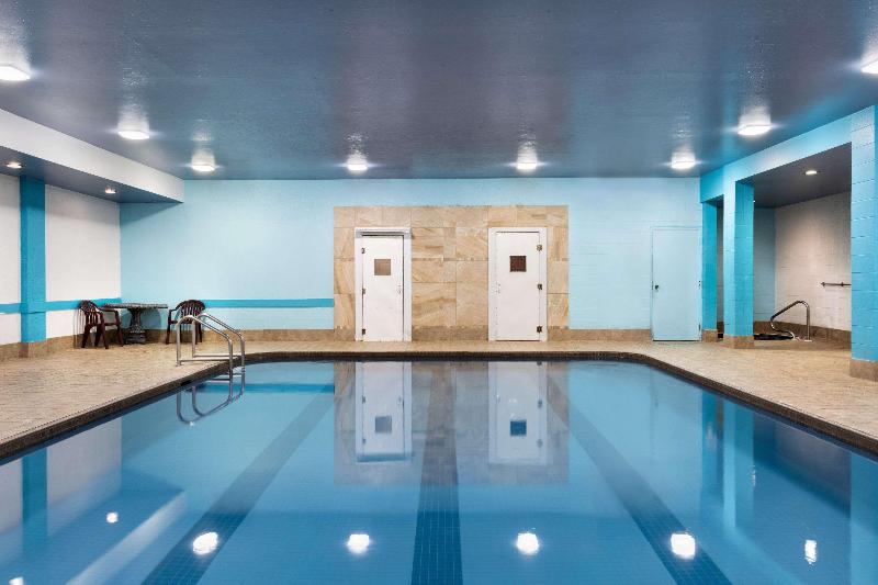 فندق Travelodge By Wyndham Simcoe