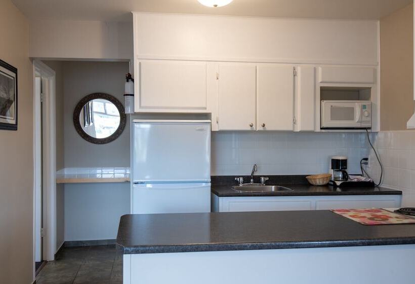 מוטל Canadas Best Value Inn Prince George