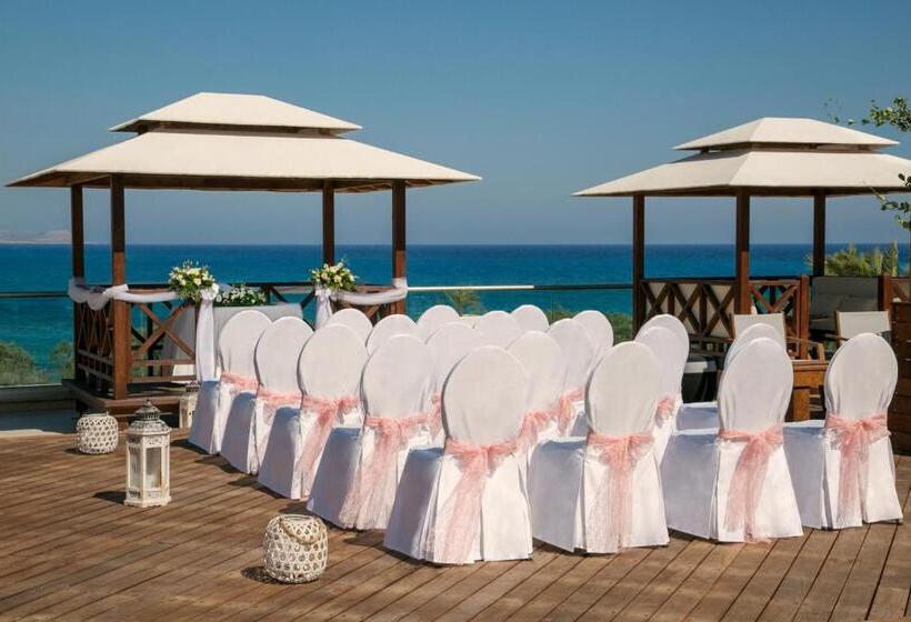 هتل Asterias Beach