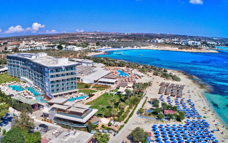 هتل Asterias Beach