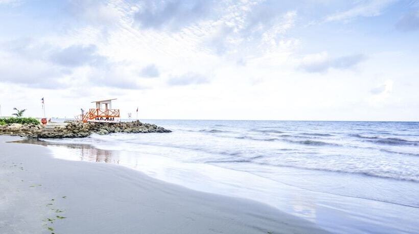 ホテル Decameron Cartagena   All Inclusive