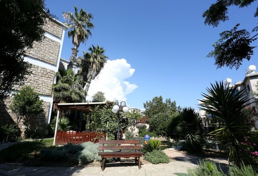 هتل Dionysos Central