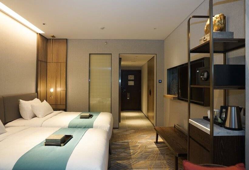 Dong Fang Hotel Guangzhou