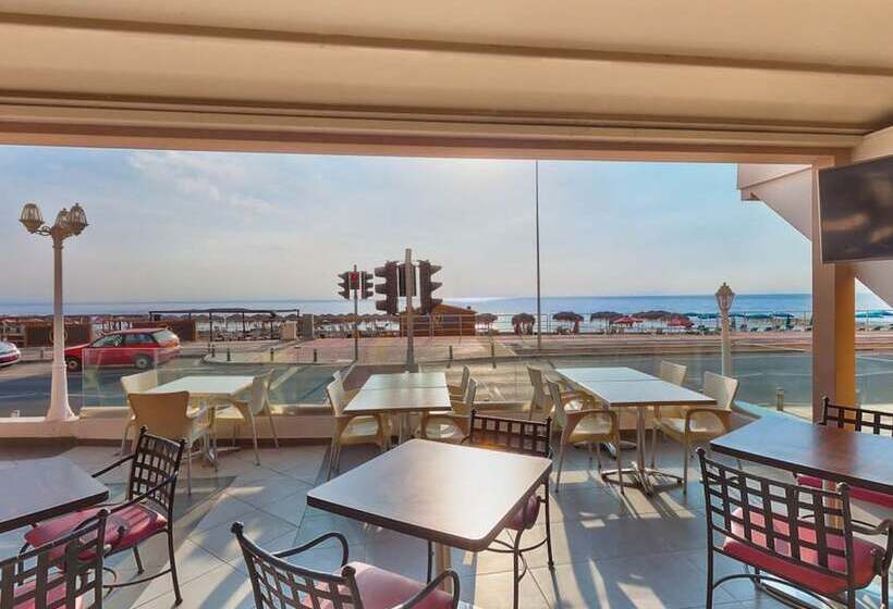 هتل Flamingo Beach