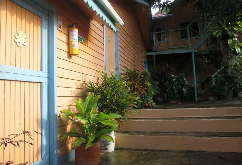 هتل Flemming Tree