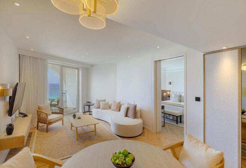 هتل Golden Coast Beach