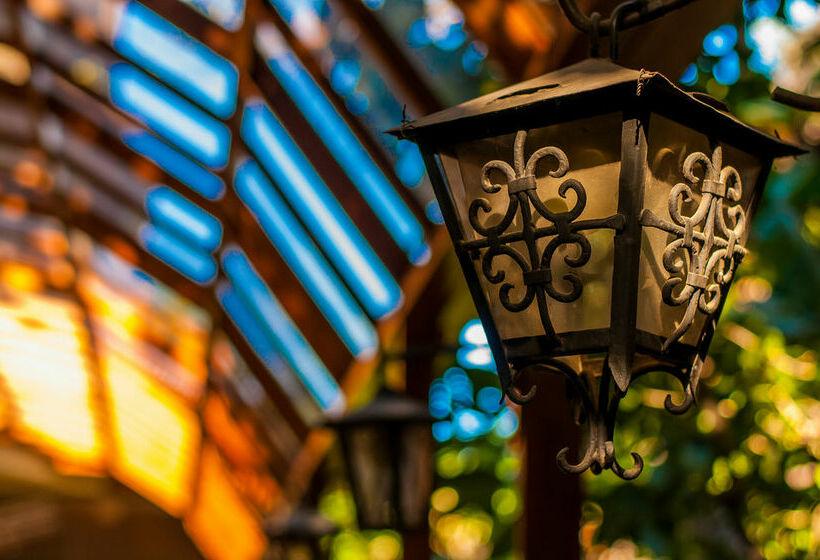 هتل Manquehue Las Condes