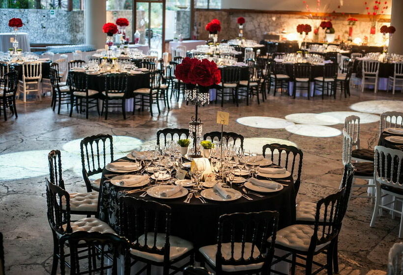 هتل Manquehue Las Condes