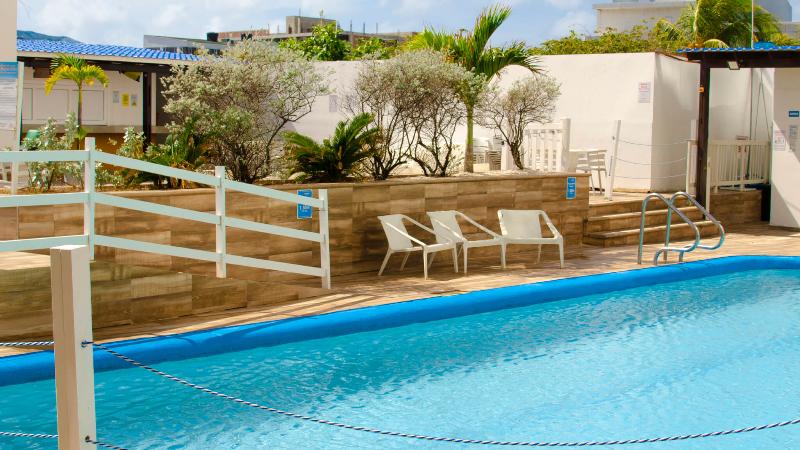 هتل On Vacation Blue Tone