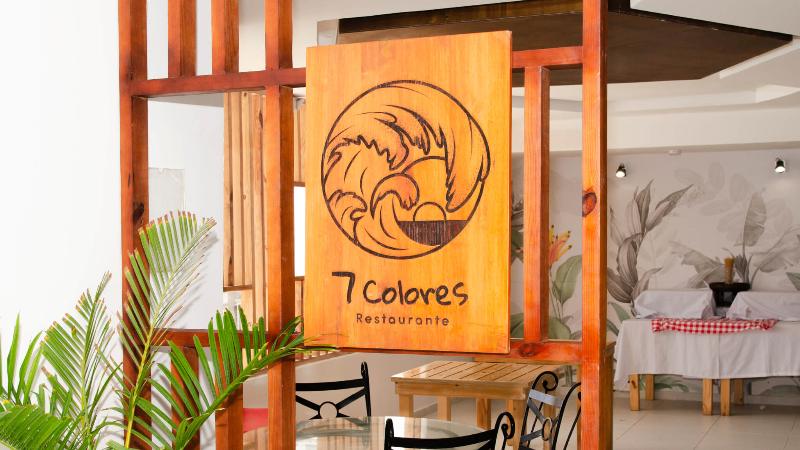 هتل On Vacation Blue Tone