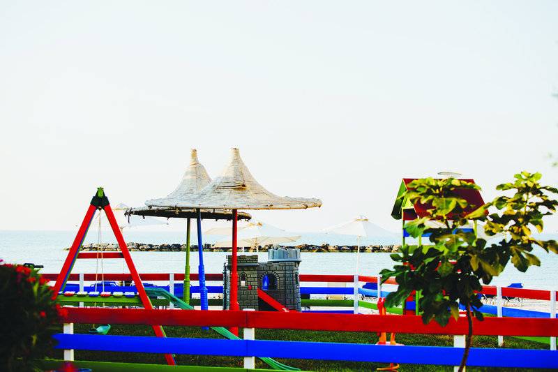 هتل Radisson Beach Resort Larnaca